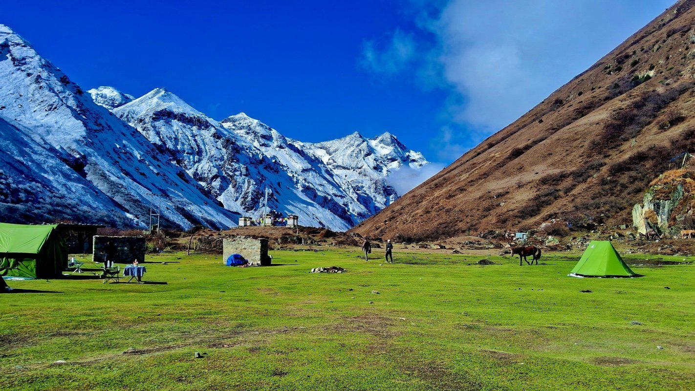 Laya Gasa Trek